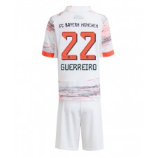 Bayern Munich Raphael Guerreiro #22 Bortaställ Barn 2025-26 Korta ärmar (+ Korta byxor)